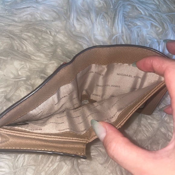 Michael Kors Wallet - Picture 4 of 6